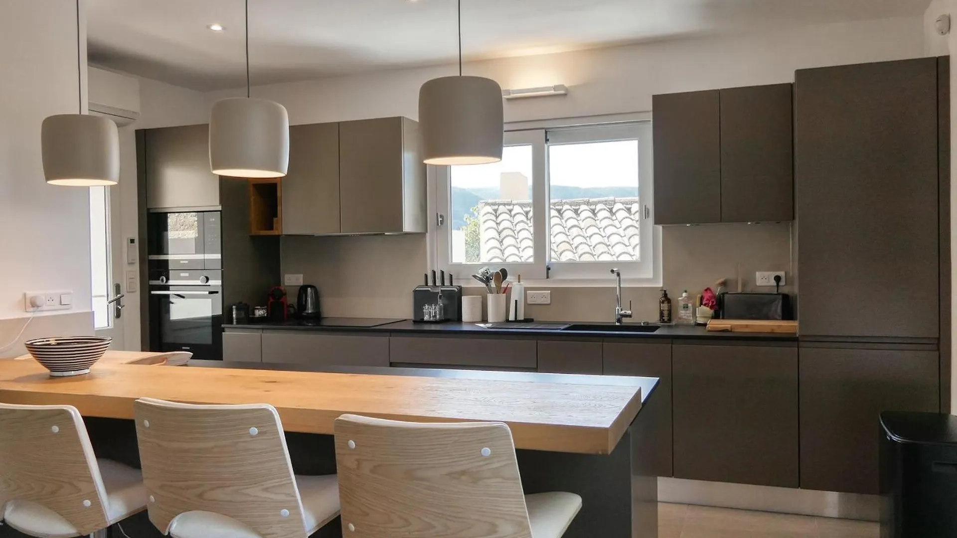 Holiday home Gite Authentique Avec Piscine Privee, Climatisation, Wi-Fi Et Animaux Permis A Menerbes - Fr-1-708-84