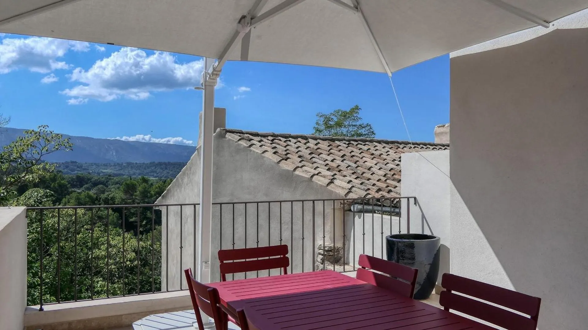 Holiday home Gite Authentique Avec Piscine Privee, Climatisation, Wi-Fi Et Animaux Permis A Menerbes - Fr-1-708-84