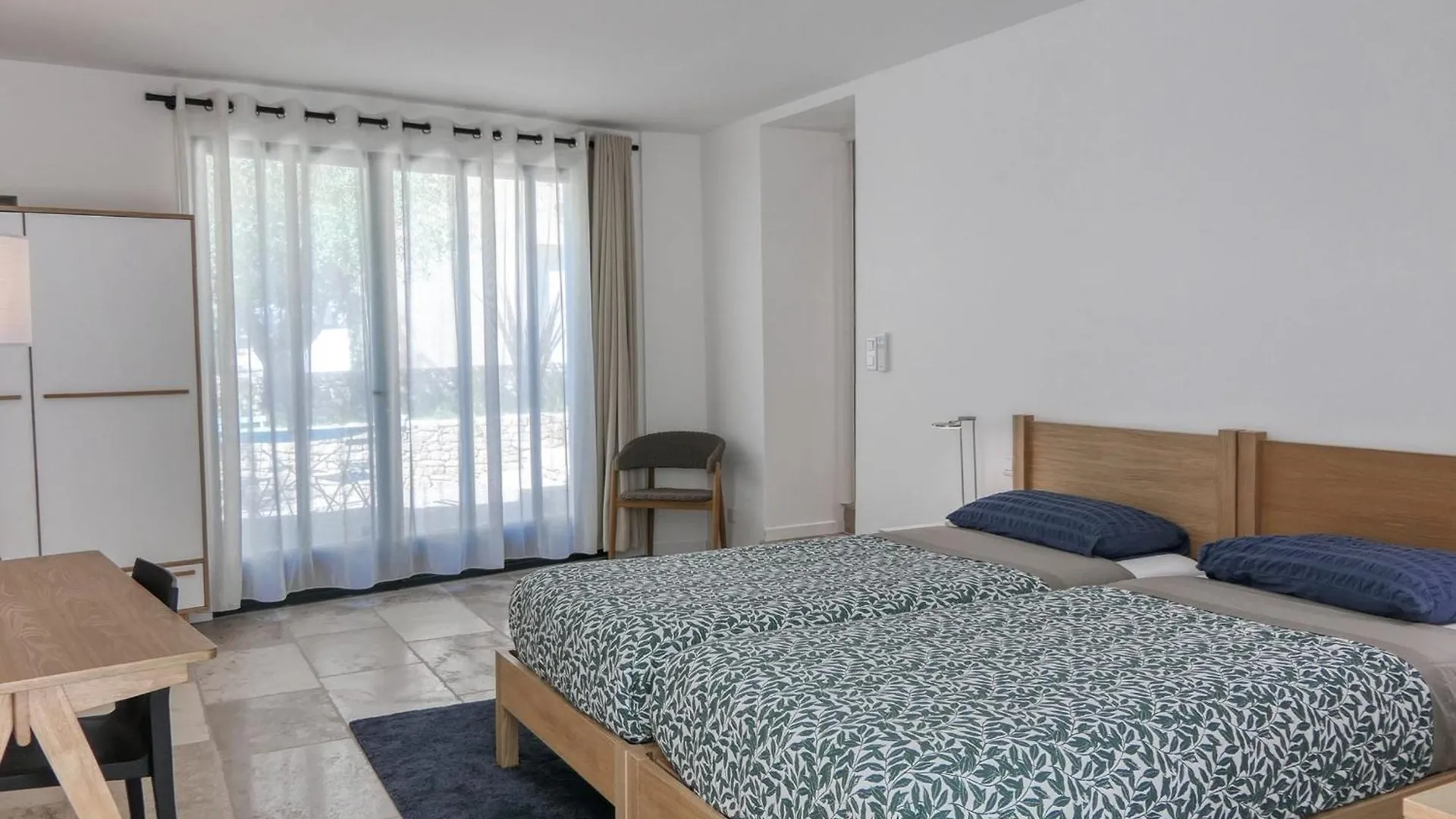 Gite Authentique Avec Piscine Privee, Climatisation, Wi-Fi Et Animaux Permis A Menerbes - Fr-1-708-84 Holiday home